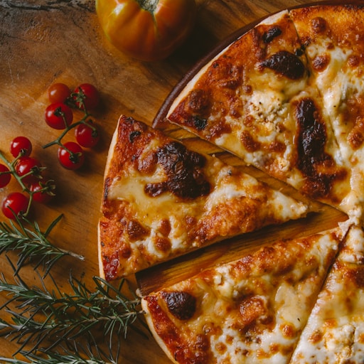 Ofenfrische Pizzen